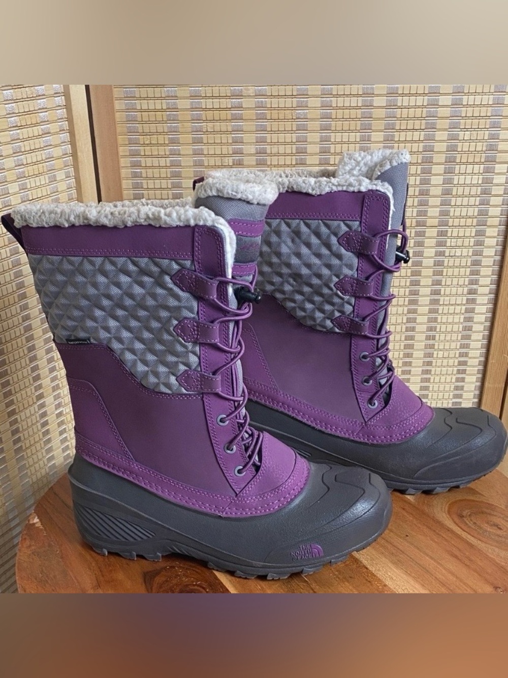 The North Face Woman’s 7 Shellista Lace III Faux Fur Winter Boots